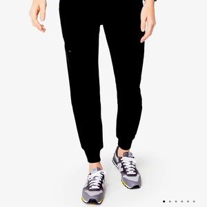 Figs women’s jogger scrubs